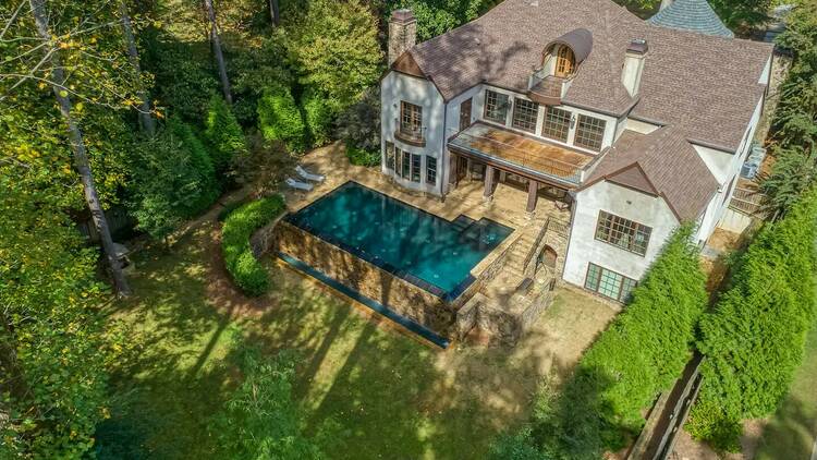 Exquisite gated Buckhead estate at Chastain Park