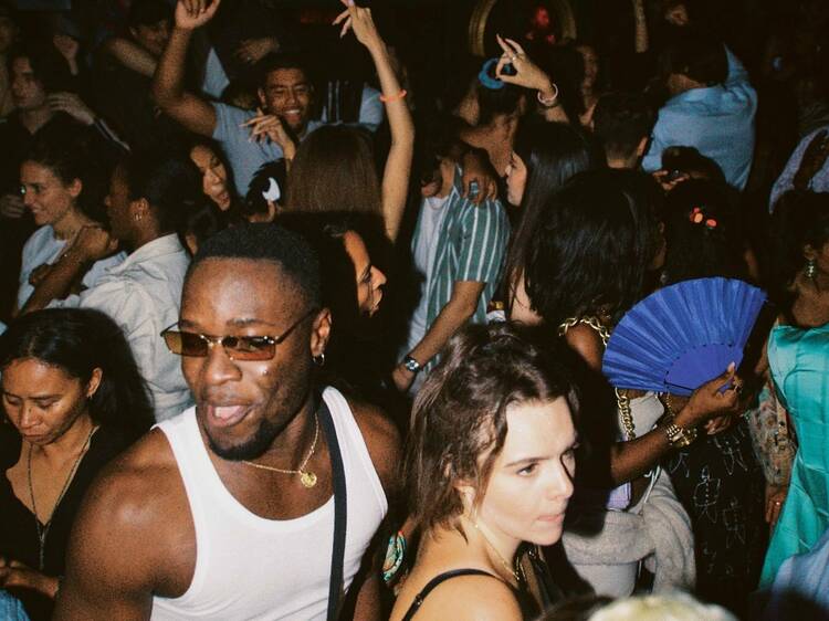 Collectifs de folie et soirée immersive : RADAR Red House débarque à la Station - Gare des Mines