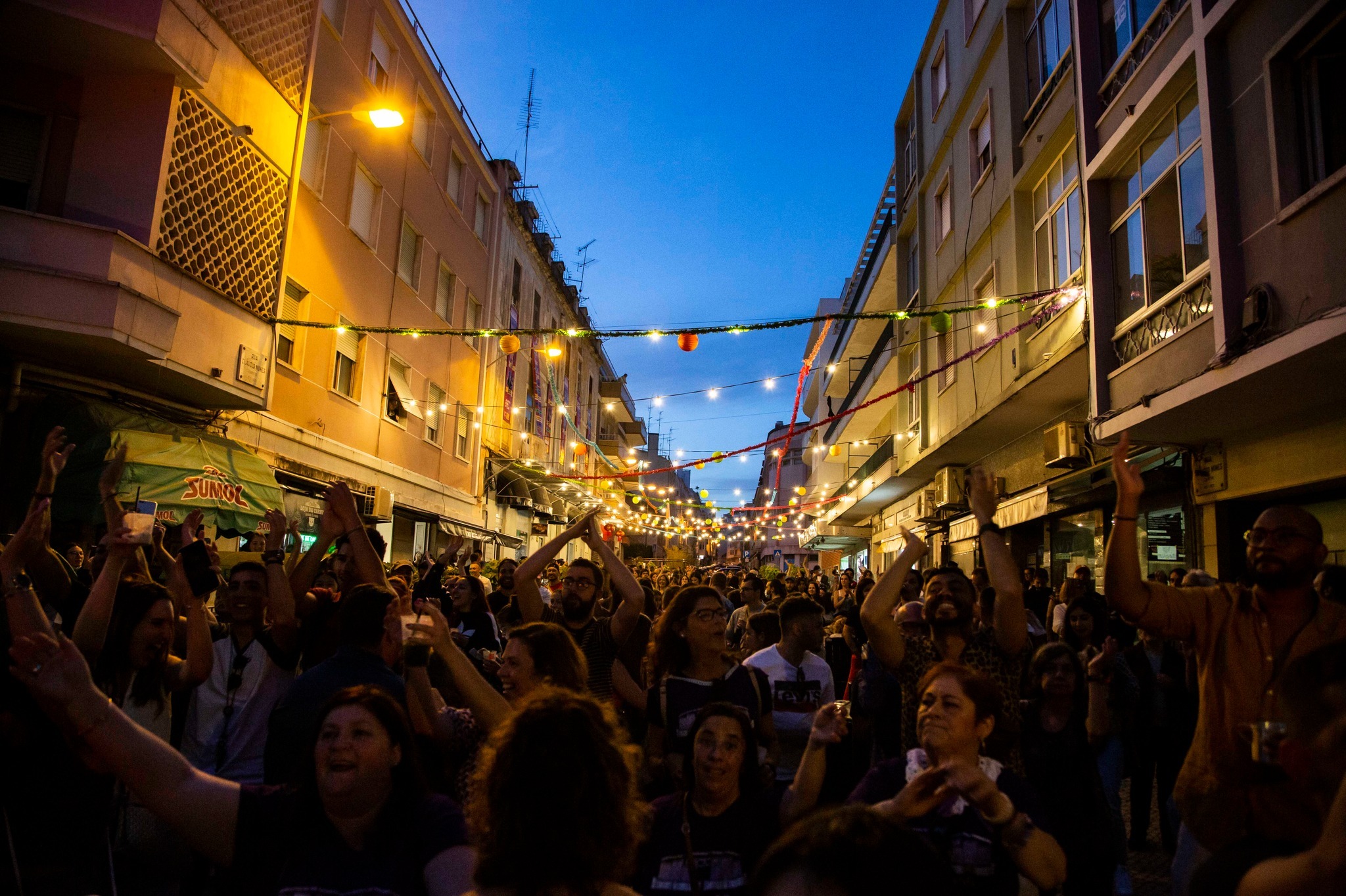 Festas de Lisboa: viagens à Ásia, Carminho no Castelo e a sinfonia de Bárbara Bandeira