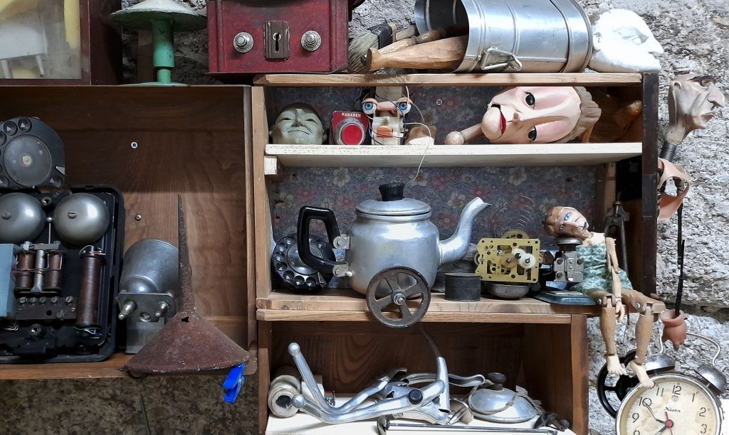 Oficina de construção de marionetas a partir de objectos banais