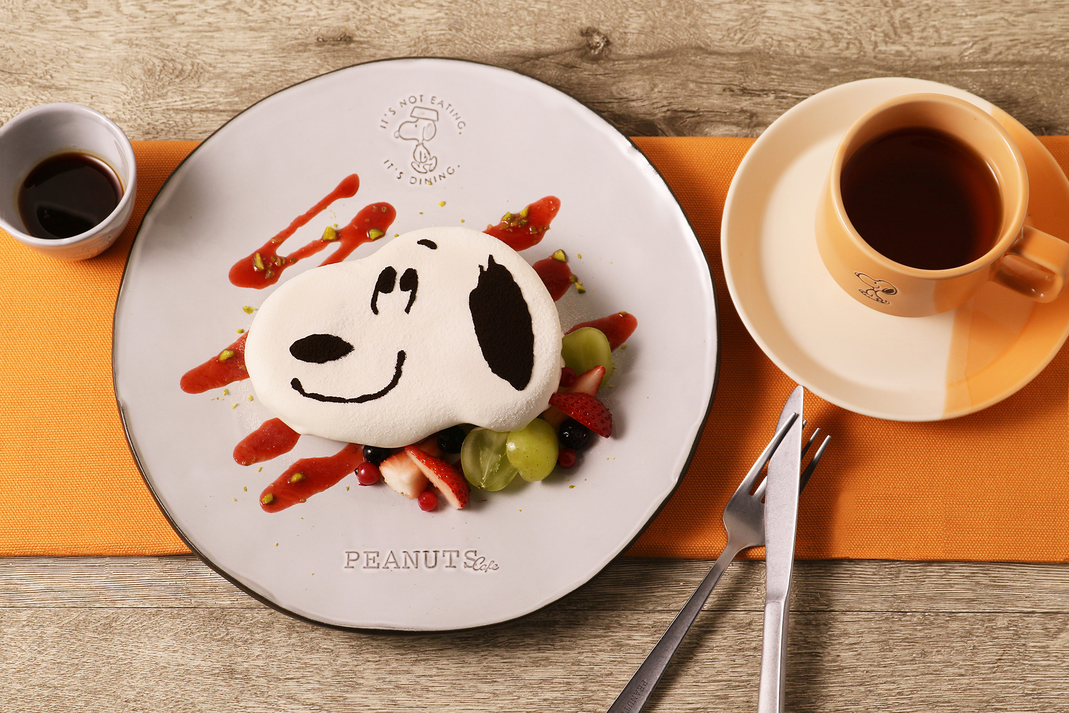 Snoopy opens his first Peanuts Cafe in Osaka at Lalaport Expocity