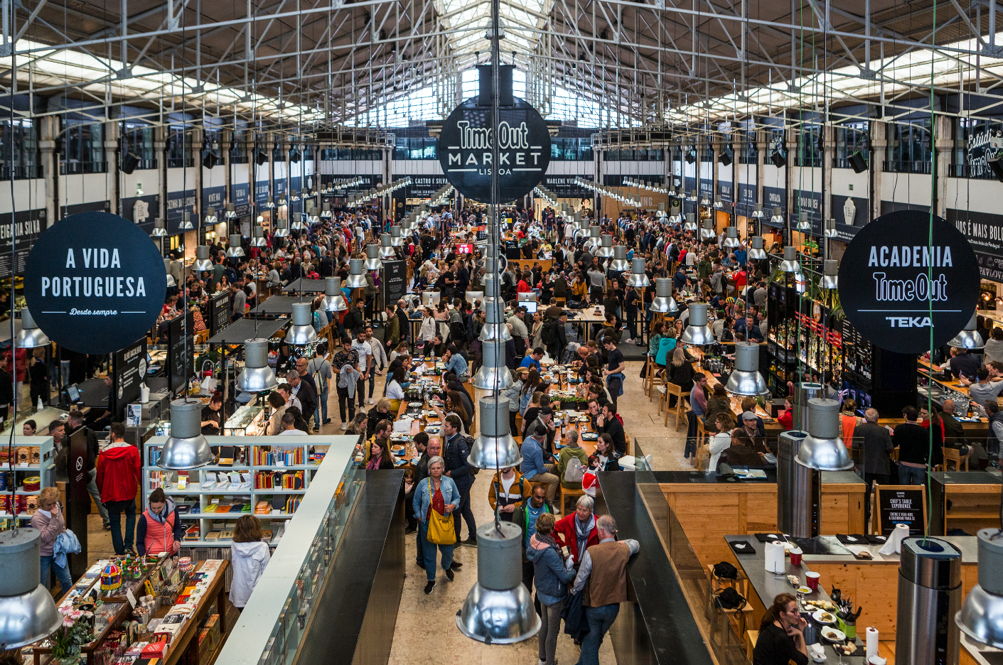 Time out Market в Лиссабоне. Фудмолл привоз. Фуд Холл привоз. Time out Market Lisbon источник.