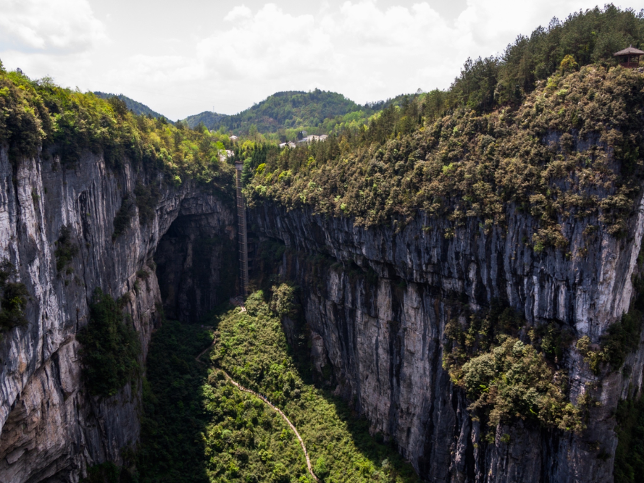 Xiaozhai Tiankeng Xiaozhai Tiankeng