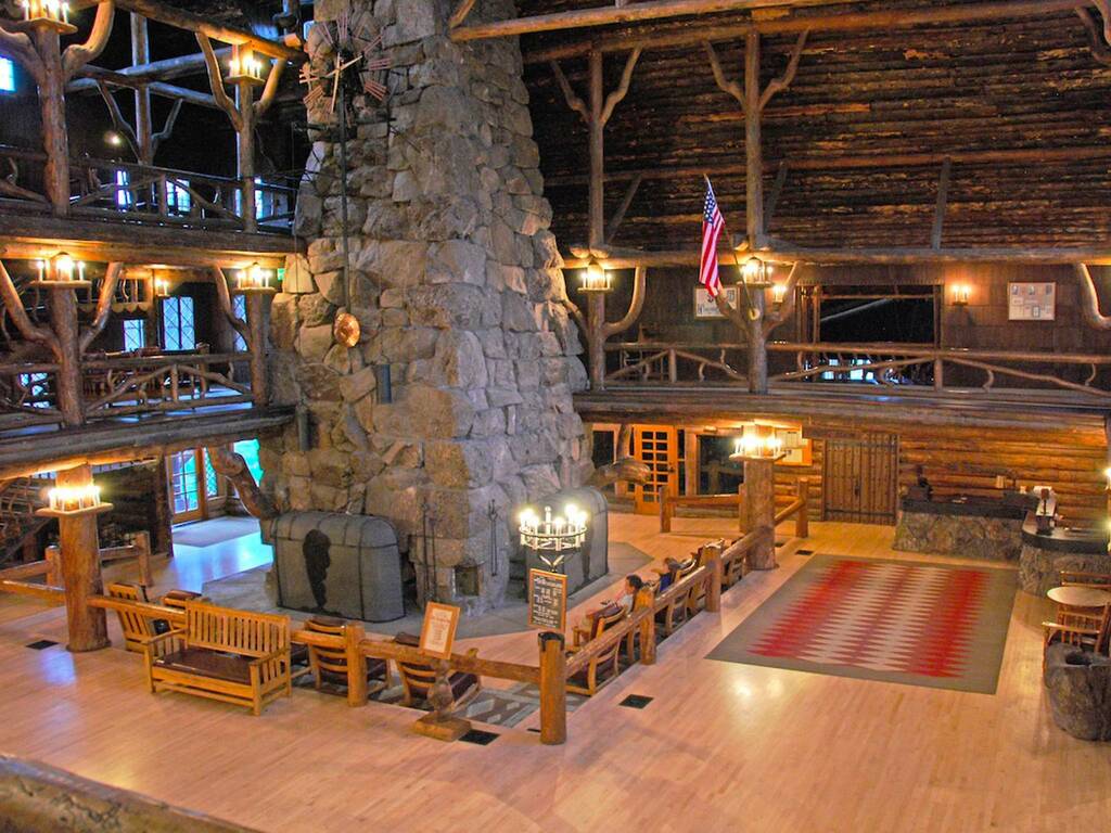 16 Best Places to Stay in Yellowstone for 2025