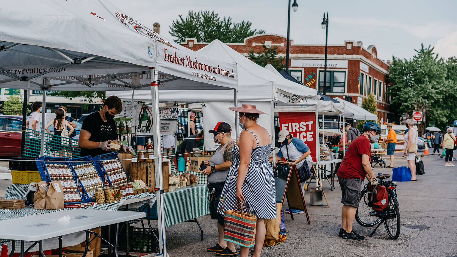 23 Best Farmers Markets in Chicago to Explore