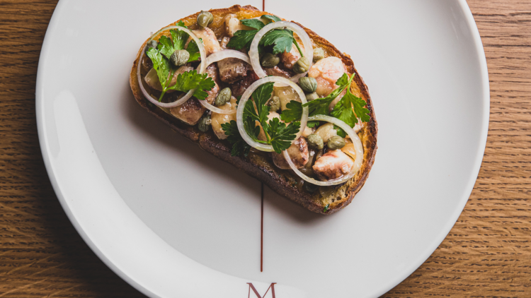 A croute on a plate