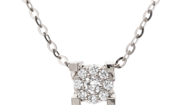 Fook Tai Jewellery’s 18K white gold diamond necklace 