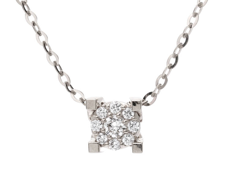 Fook Tai Jewellery’s 18K white gold diamond necklace 