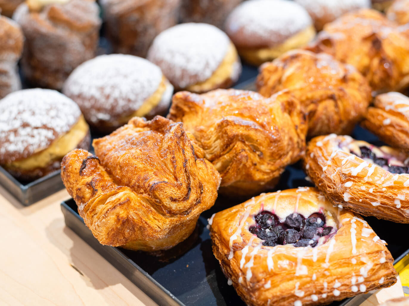 35 Amazing Bakeries in Chicago for Cakes, Pastries and Coffee