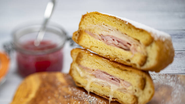 Monte Cristo sandwich | Disneyland