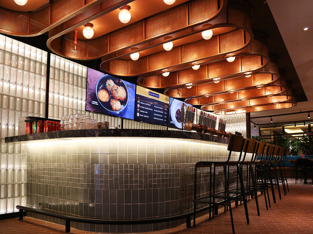 28 Best Craft Beer Bars in Singapore to Quaff Down a Pint