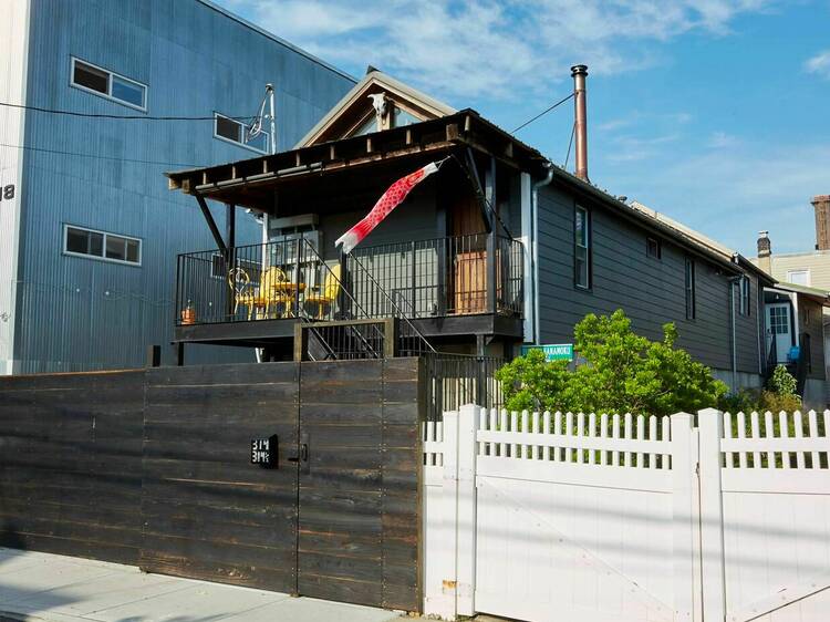 The beachy bungalow in Queens