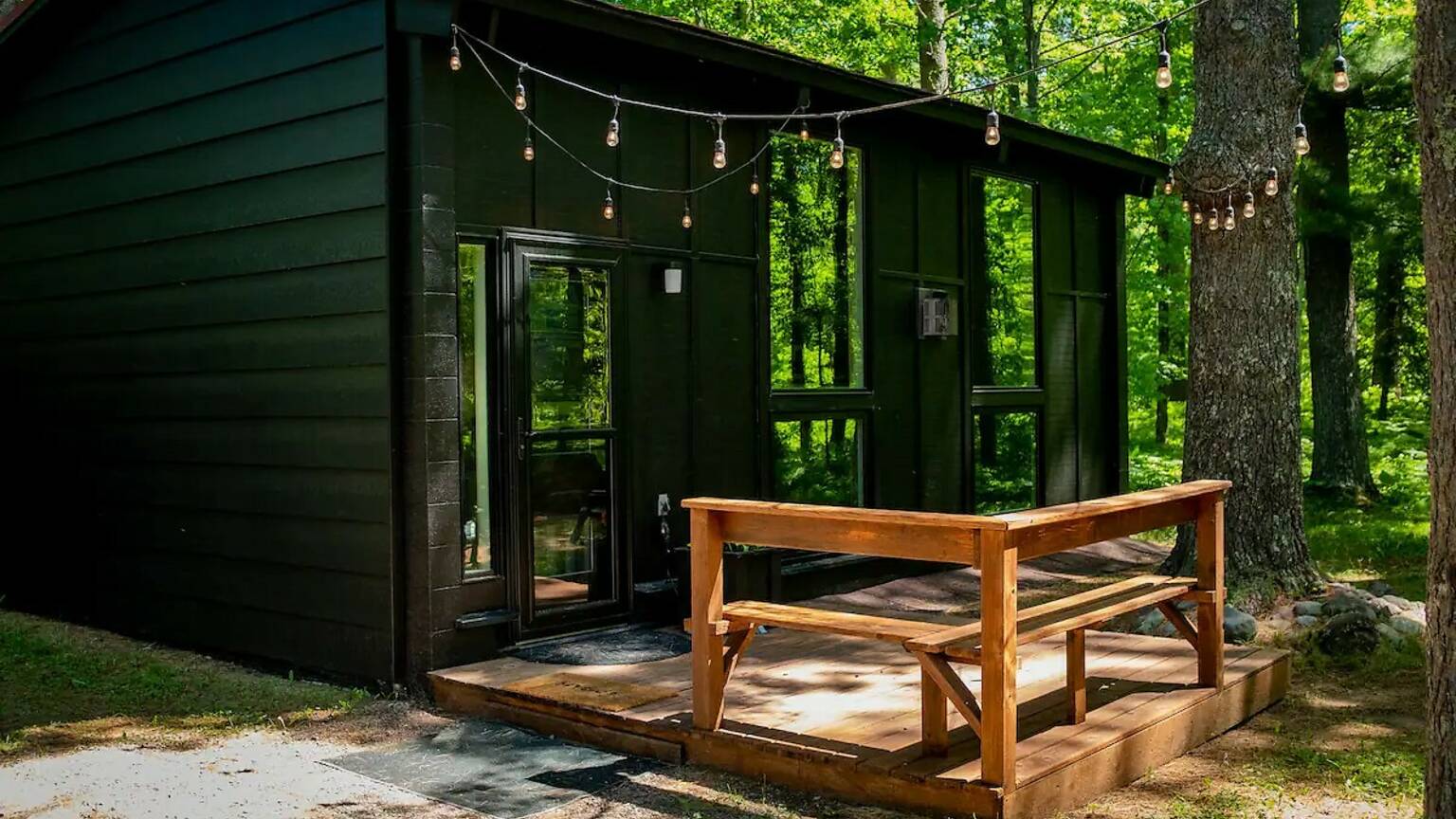Cabins Near Chicago: 20 of the Best to Book on Airbnb