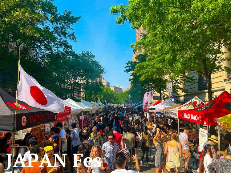 17 Best Street Fairs in NYC For Food, Music And Artwork