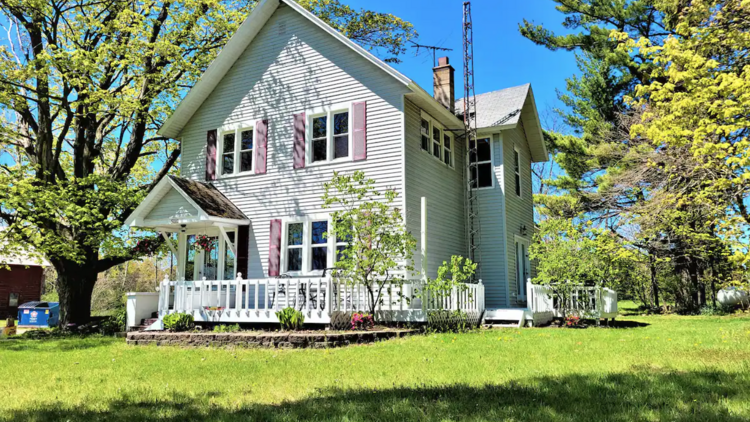 The charming farmhouse near Lake Michigan