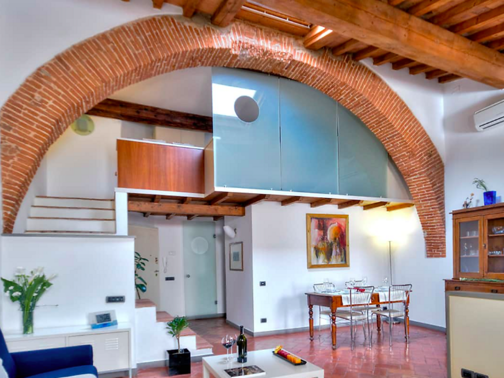 The 12 Best Florence Airbnbs To Book For 2024: Including Romantic Getaways