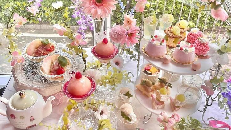 Haute Couture Cafe Peach & Shine Muscat Afternoon Tea