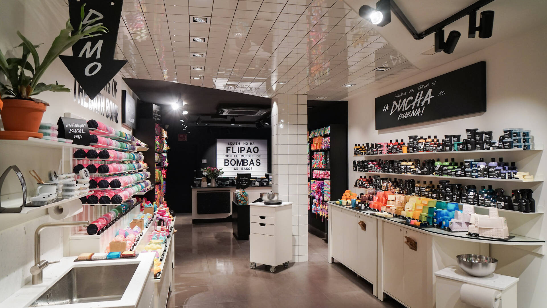 Lush Cosmetics Fuencarral La Tienda M s Famosa De Bombas De Ba o lush-cosmetics-fuencarral-la-tienda-m-s-famosa-de-bombas-de-ba-o