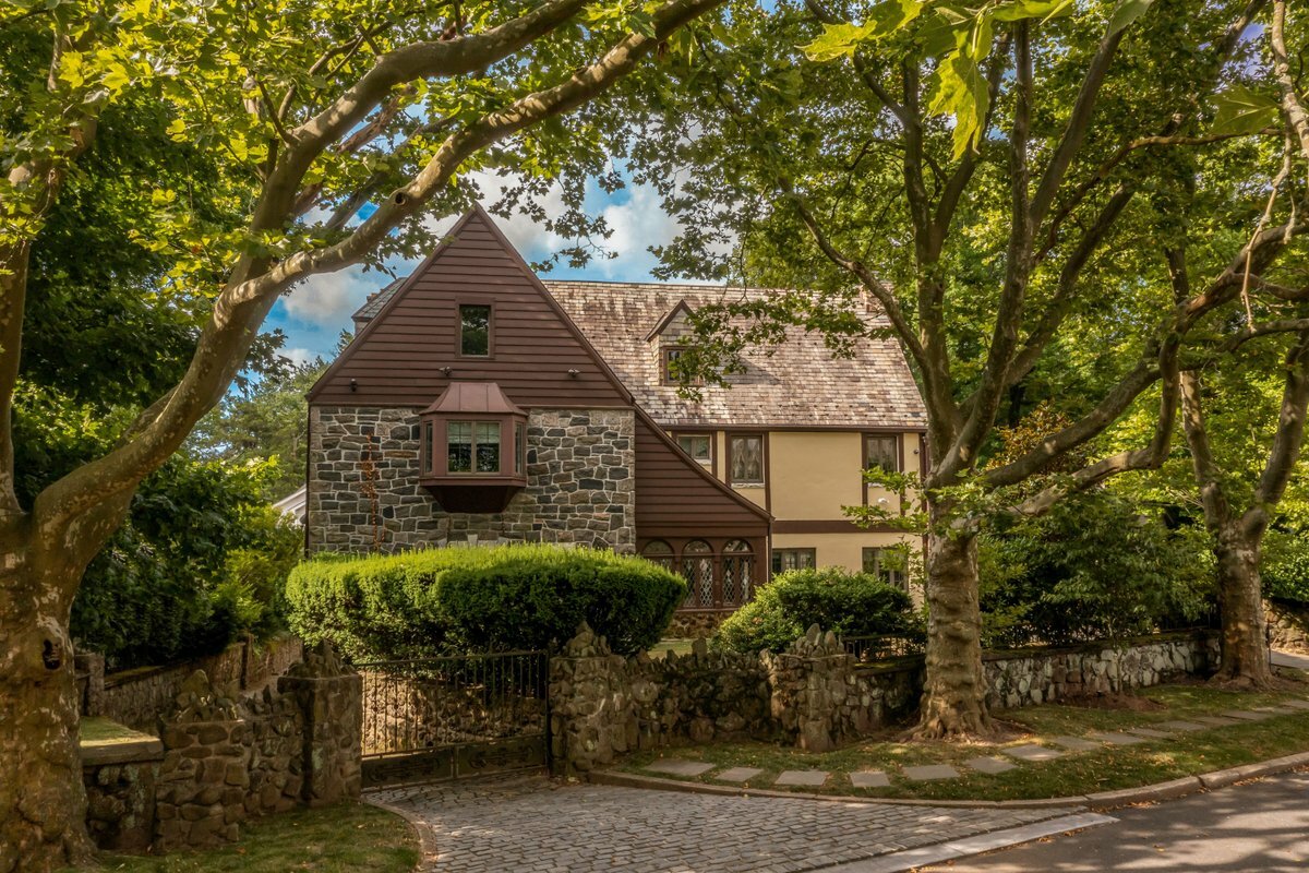 You can stay in the house where ‘The Godfather’ was filmed