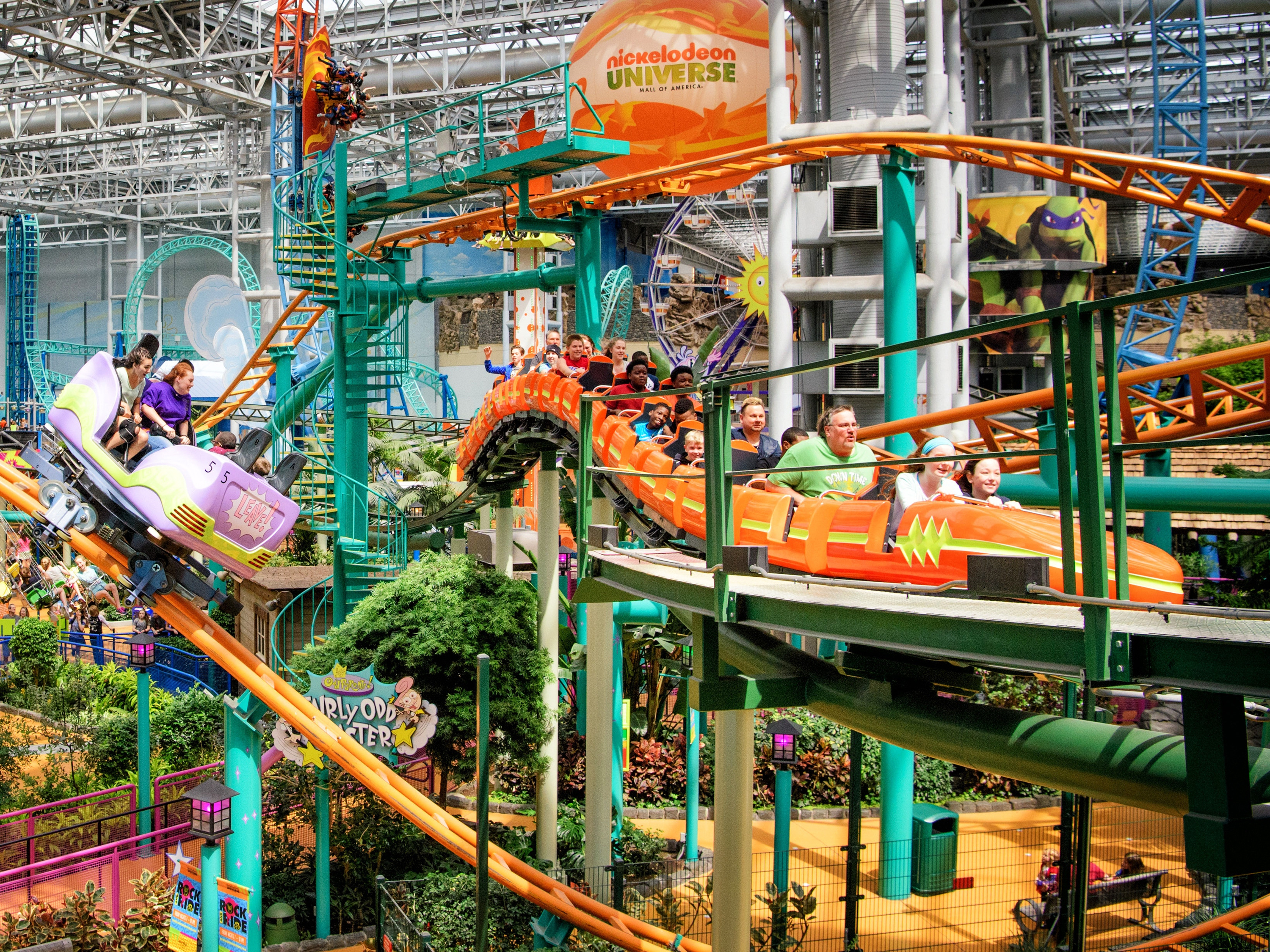 10 Best Indoor Amusement Parks in the US To Experience Thrills