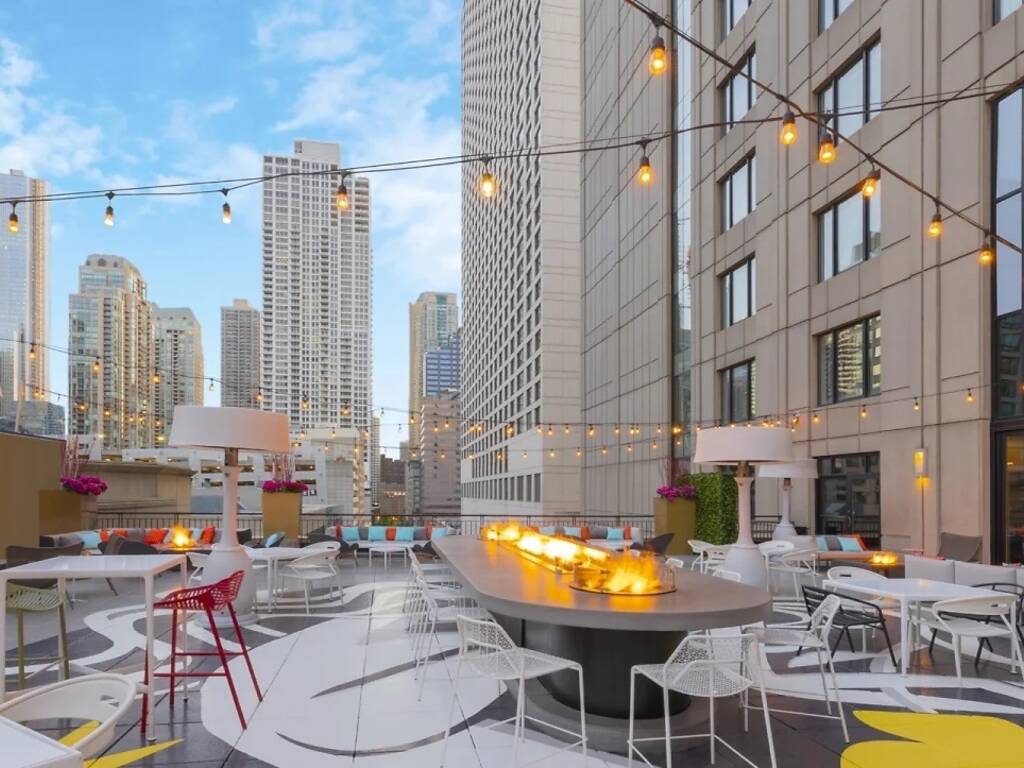 10 Amazing Rooftop Happy Hour Deals in Chicago