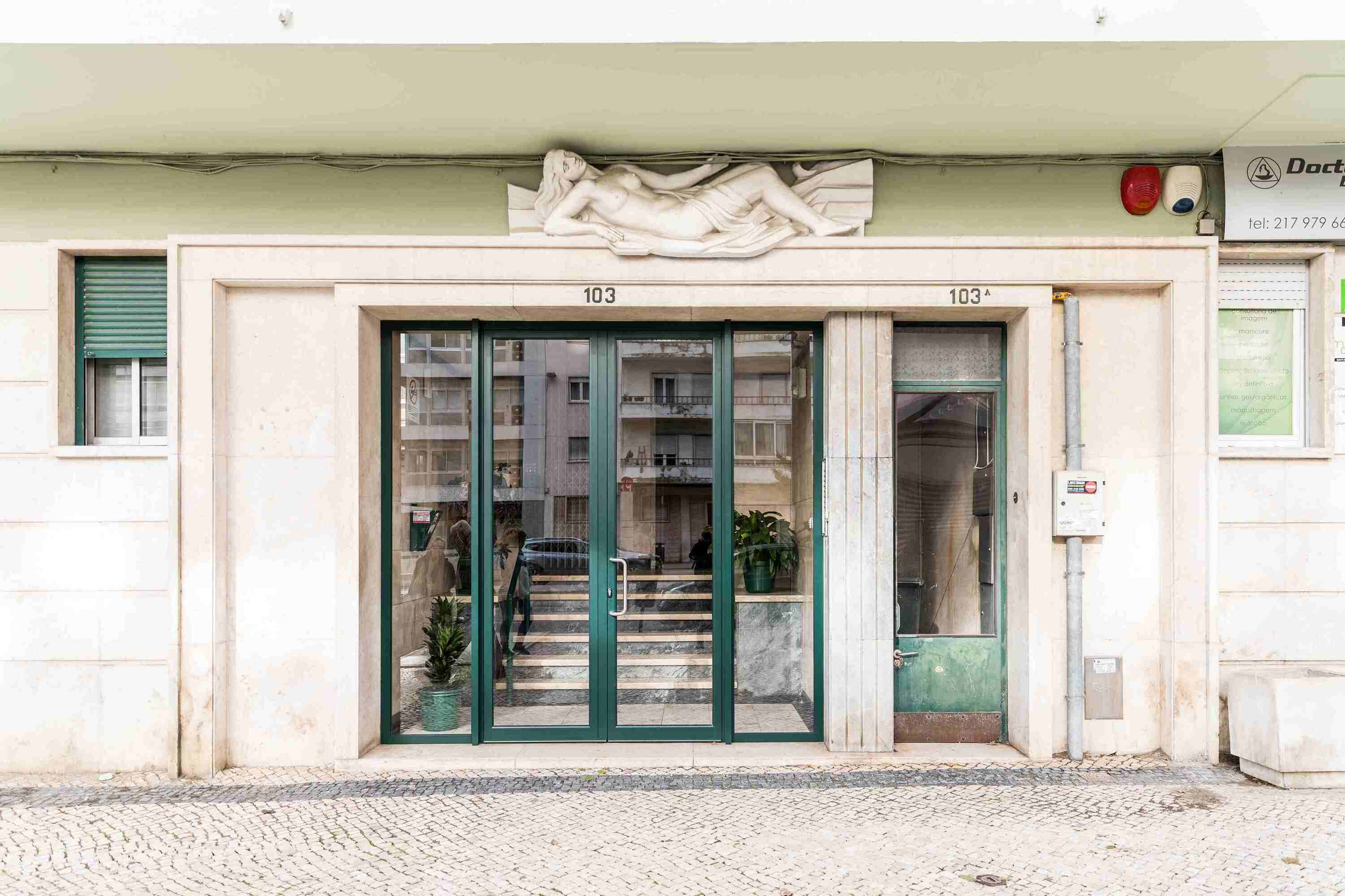 Entalada na Avenida de Roma, 103