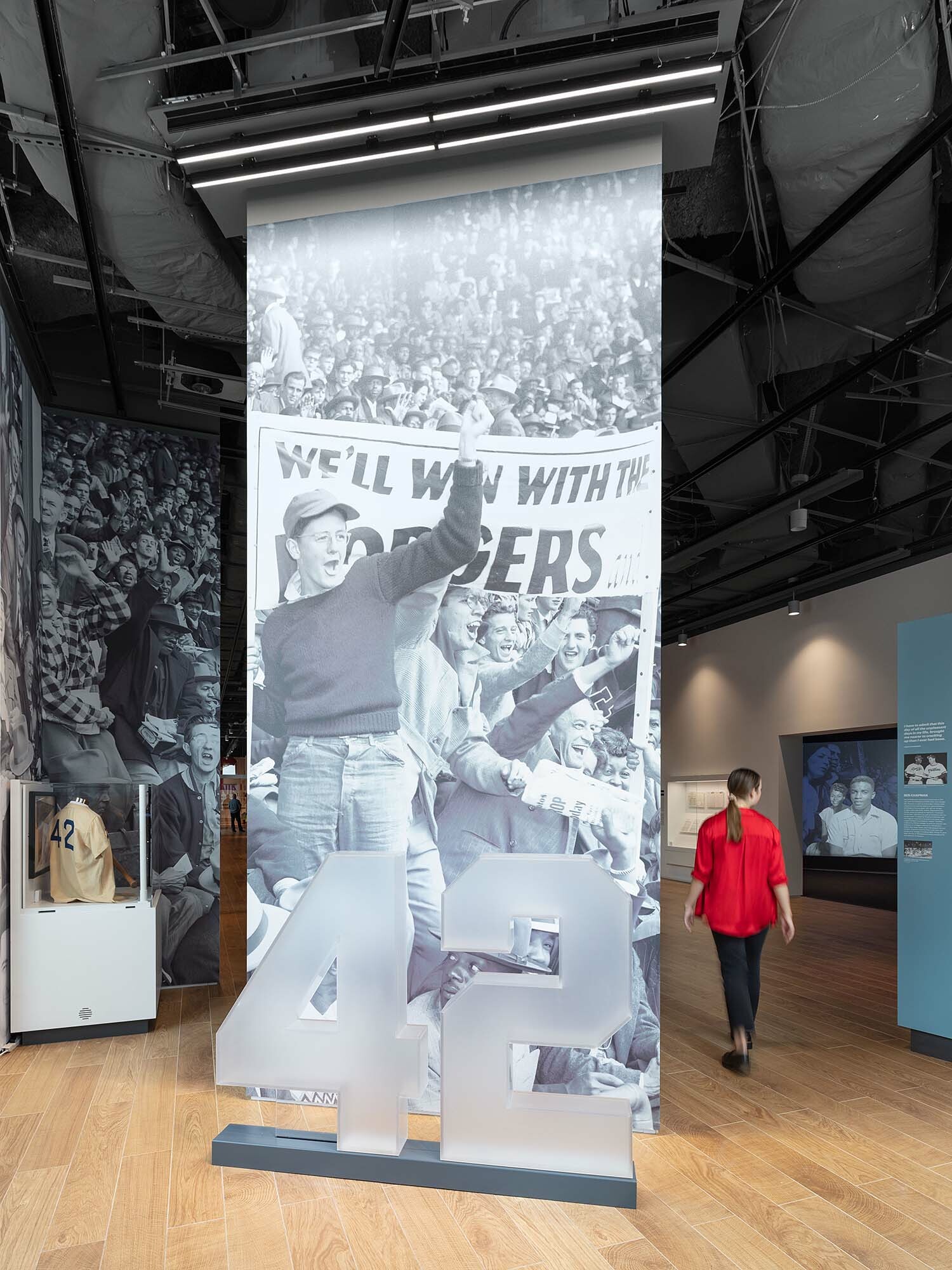 New DC exhibit celebrates 75 years since Jackie Robinson's