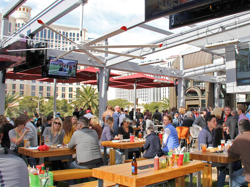 18 Best Rooftop Bars in Las Vegas