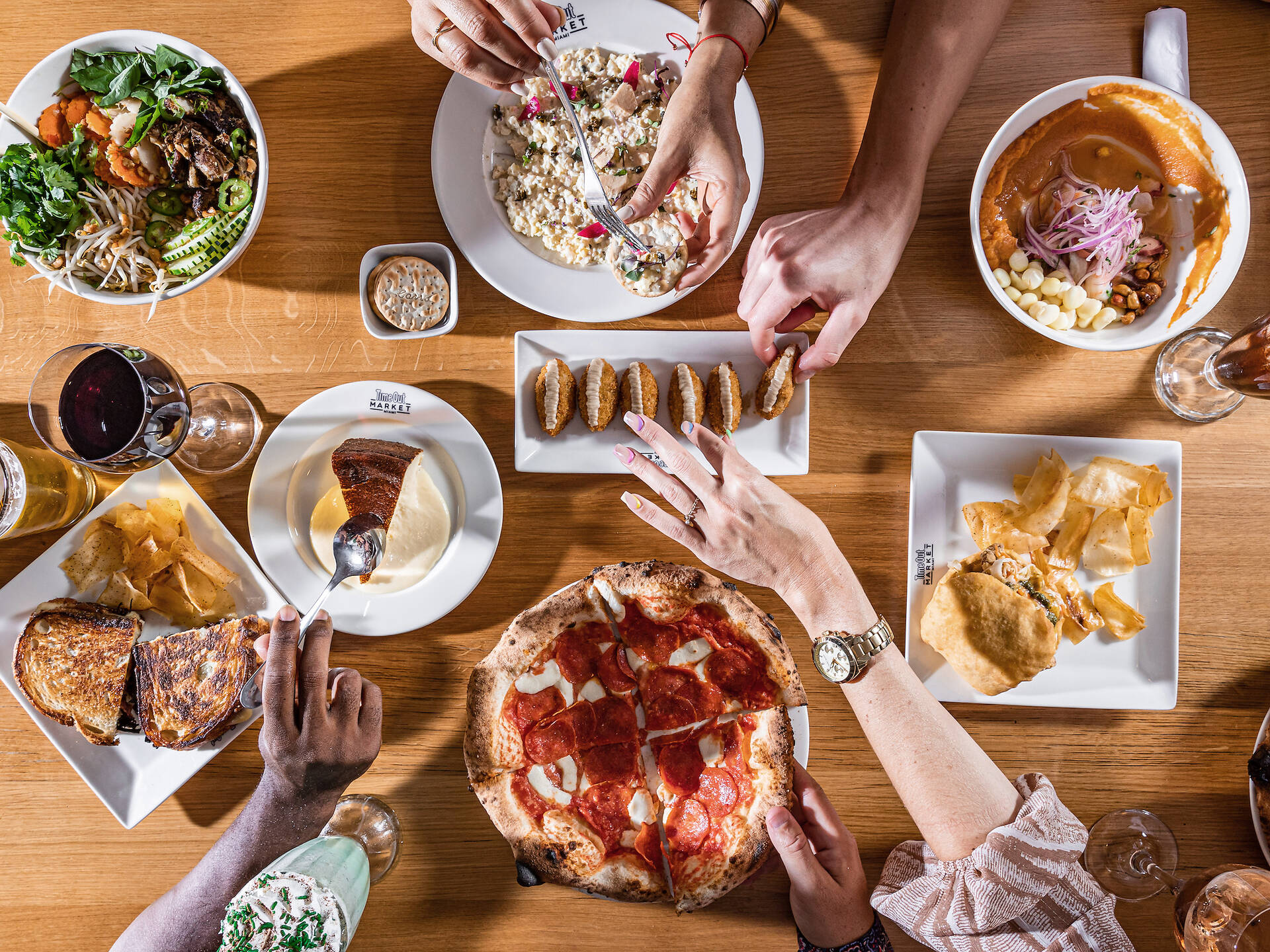 GREATER MIAMI MIAMI BEACH HOTELS RESTAURANTS THINGS TO DO visual data 3