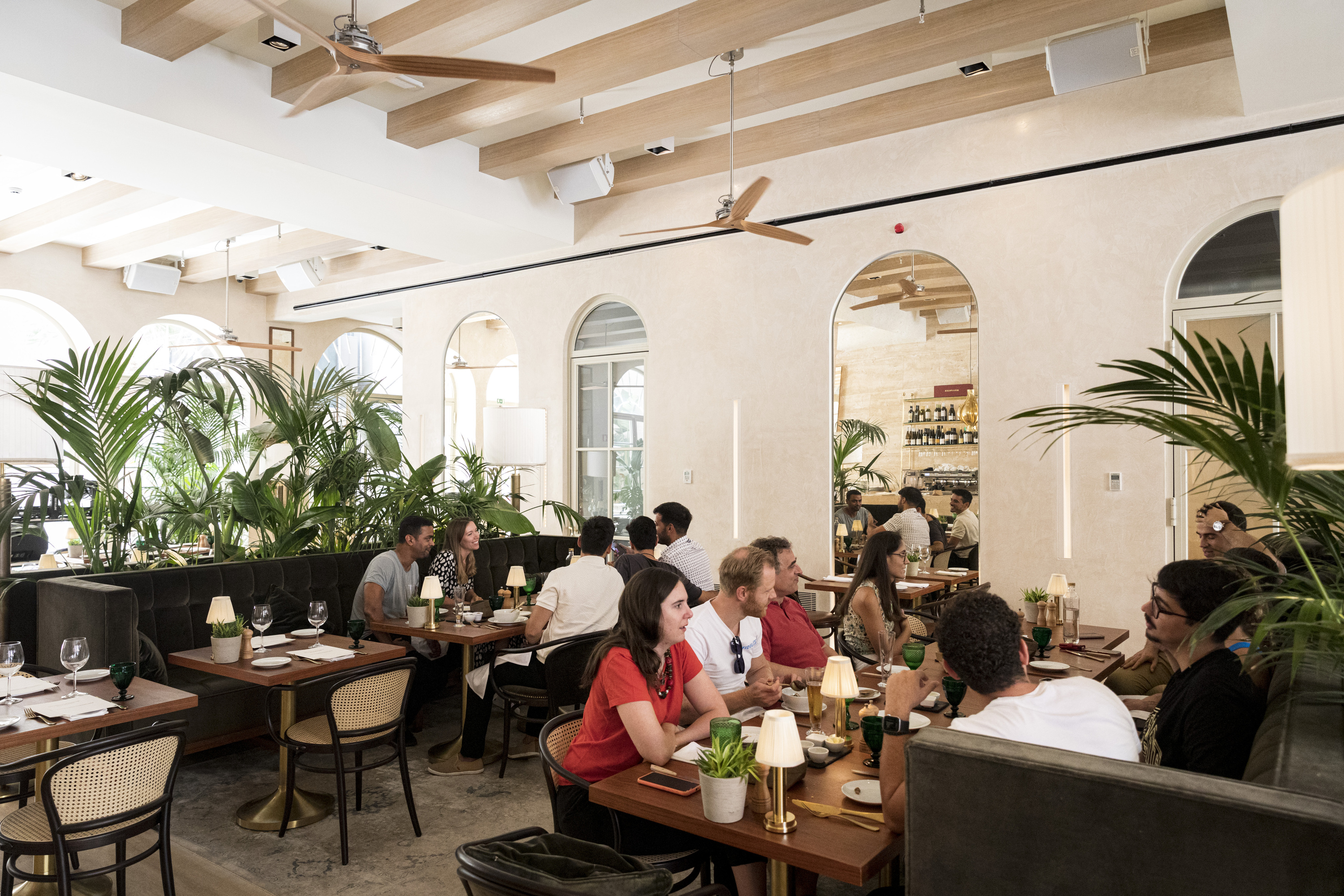 Avenida Restaurant & Bar