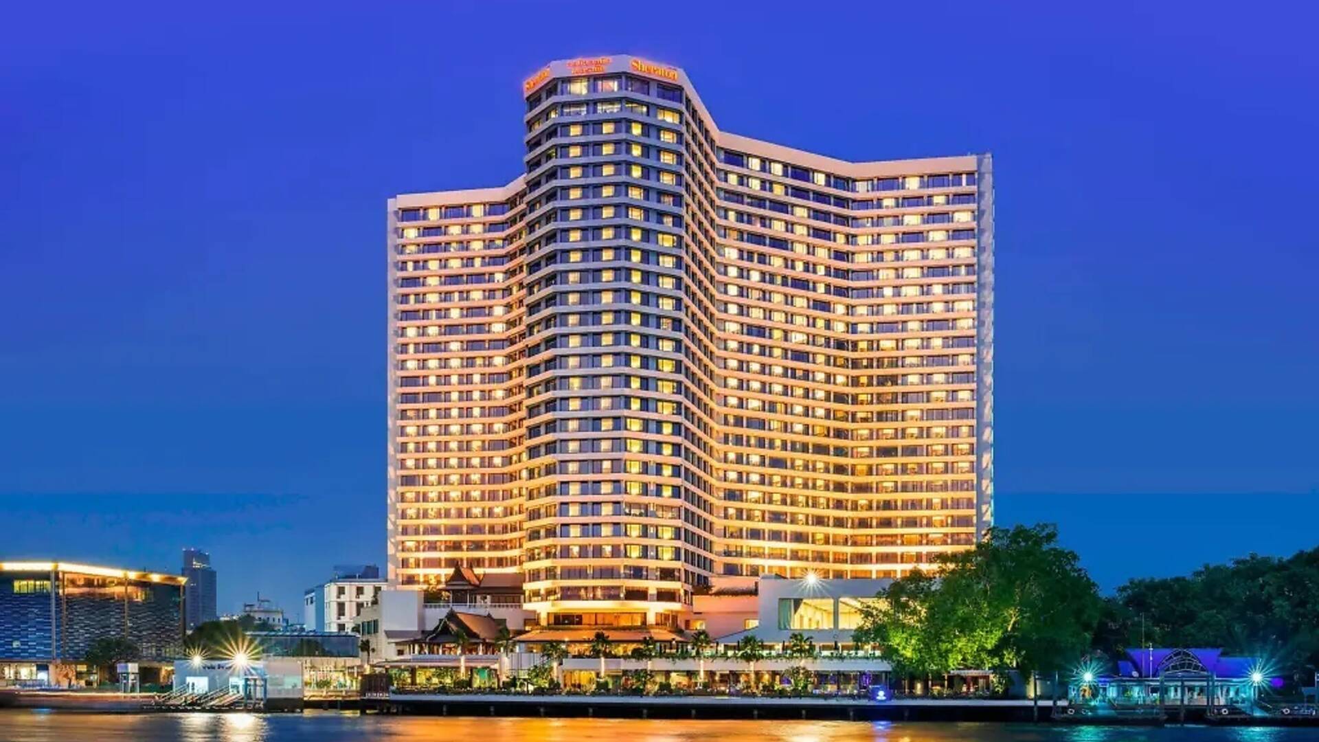 Royal Orchid Sheraton Hotel & Towers Hotels in Charoenkrung, Bangkok