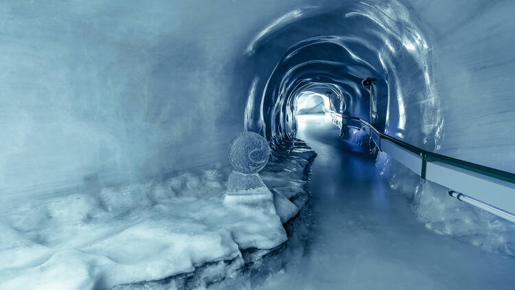 2. TITLIS Glacier Cave