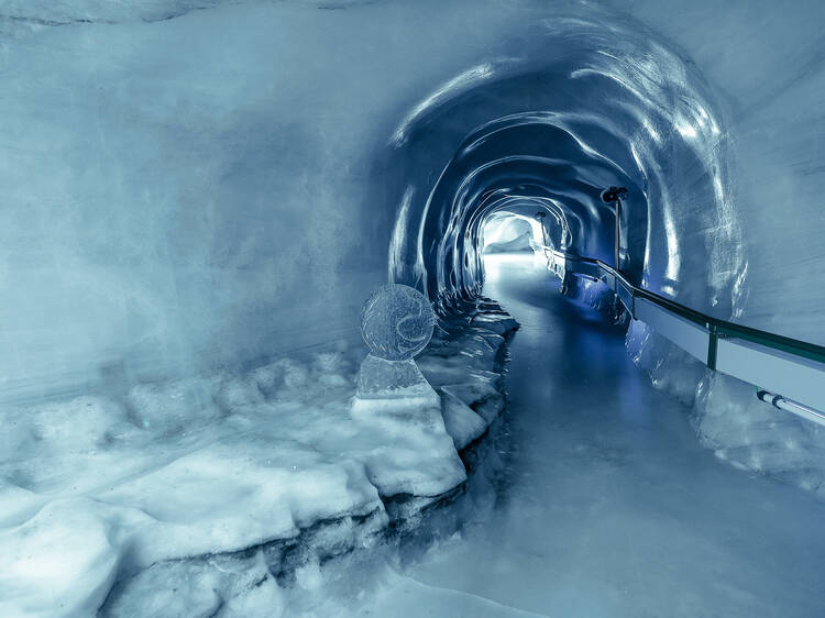 2. TITLIS Glacier Cave