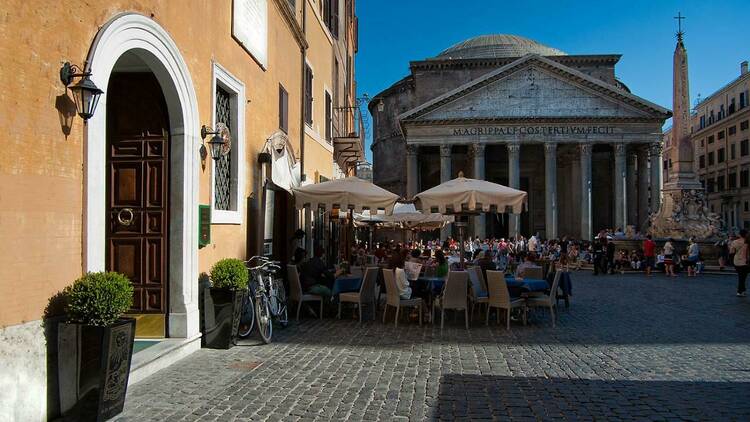 Sole al Pantheon