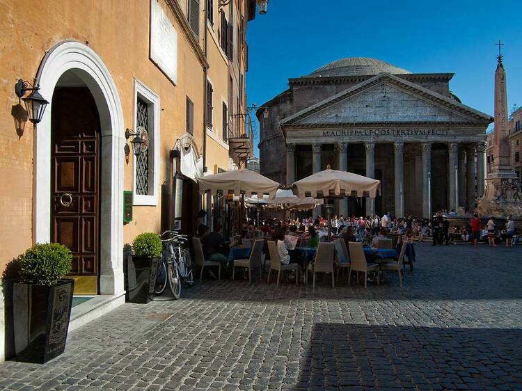 Sole al Pantheon