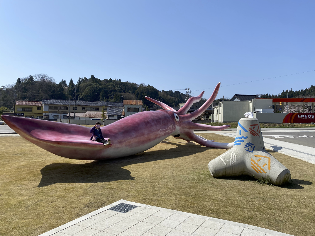 巨大イカのモニュメント(Photo:能登町)