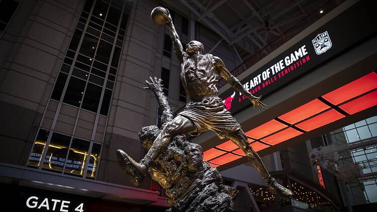 Michael Jordan statue at the United Center