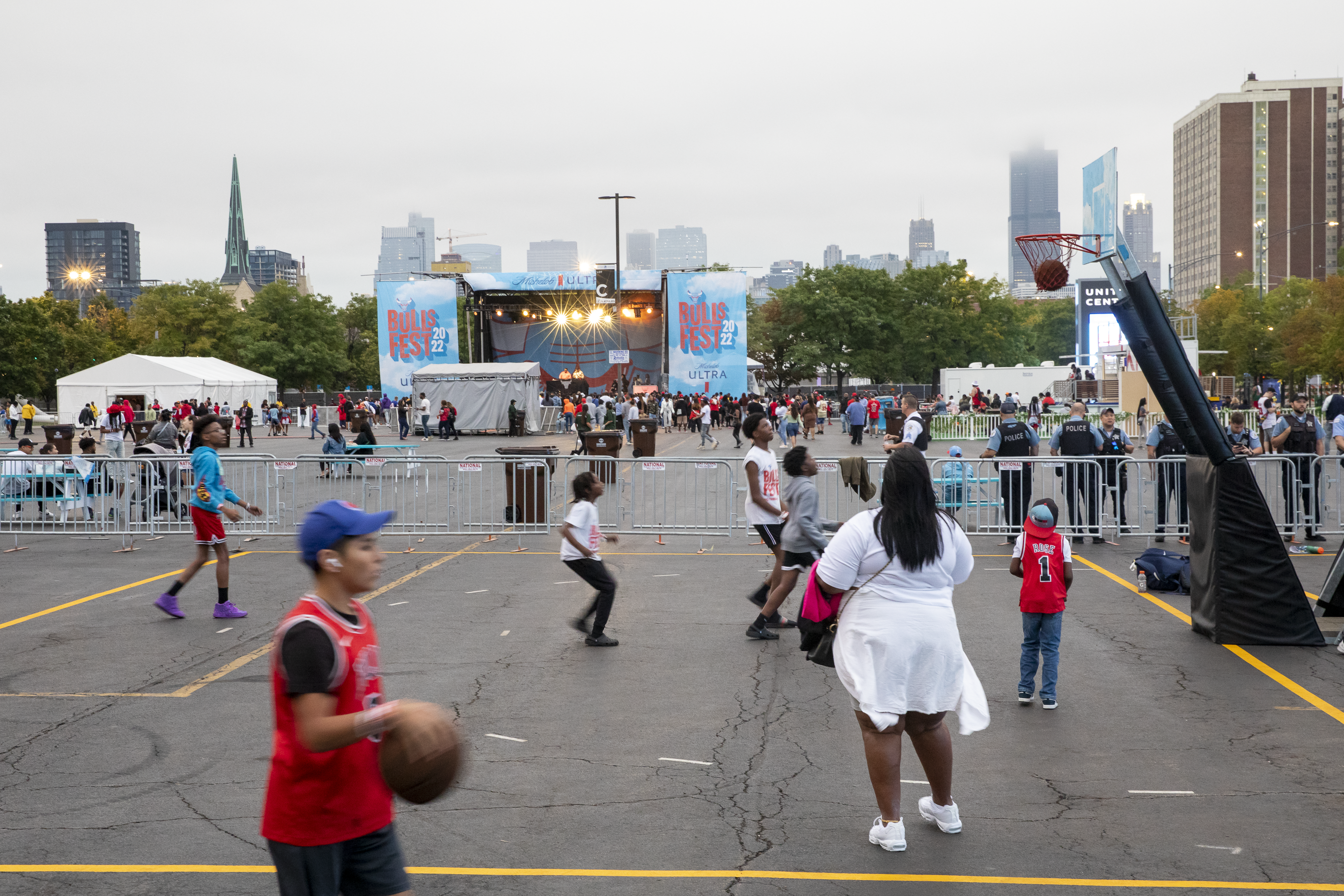 People playing basketball at Bulls Fest
