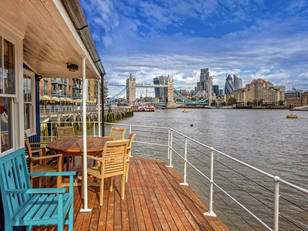 17 Best London Airbnbs | The Best Airbnbs To Book In London