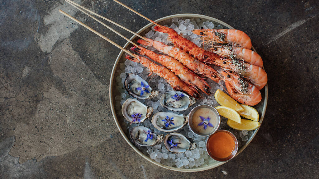 22 Best Seafood Restaurants In Los Angeles For Oysters And More