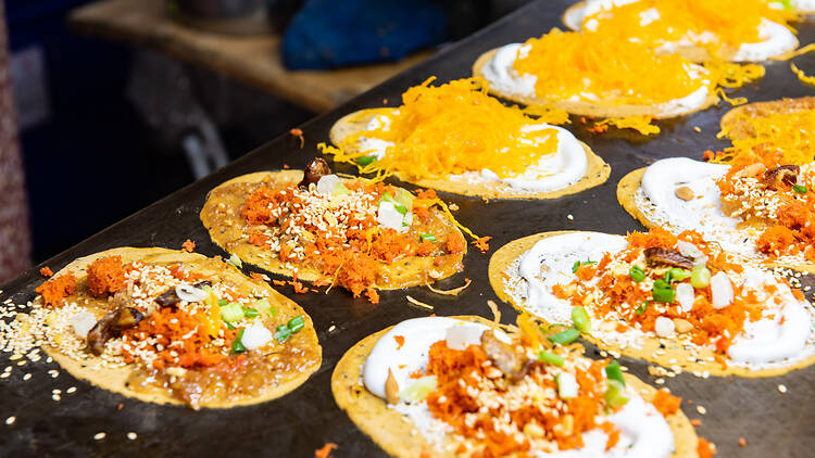 Bang Namphueng Weekend Market