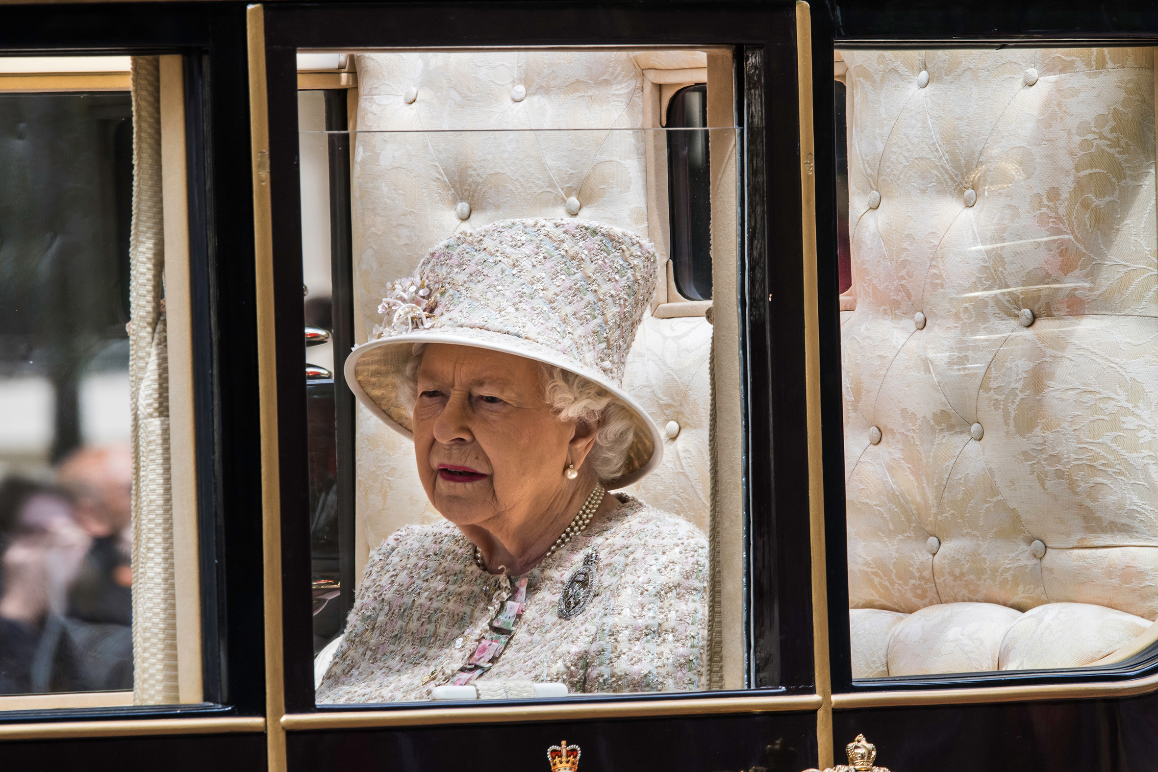 What Time is the One-Minute Silence for the Queen on Sunday?