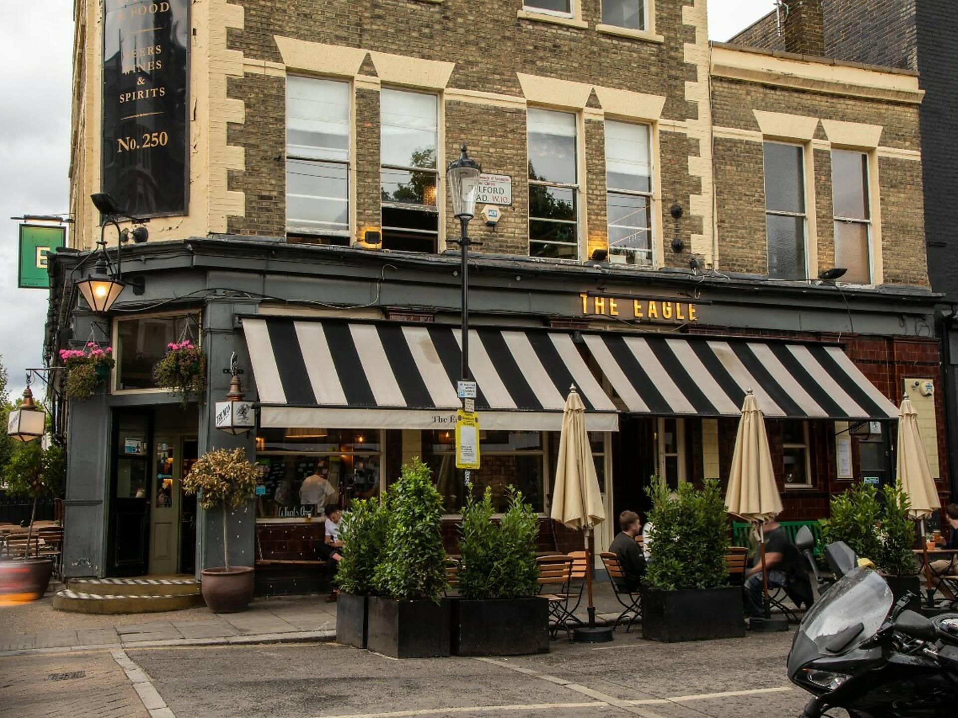 18 Best Pubs In Notting Hill For Boozing, West LondonStyle