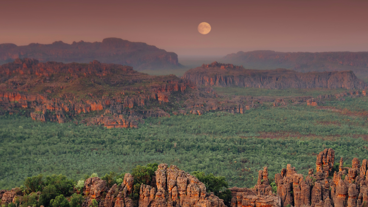 Moon rising over Kakadu escarpment 