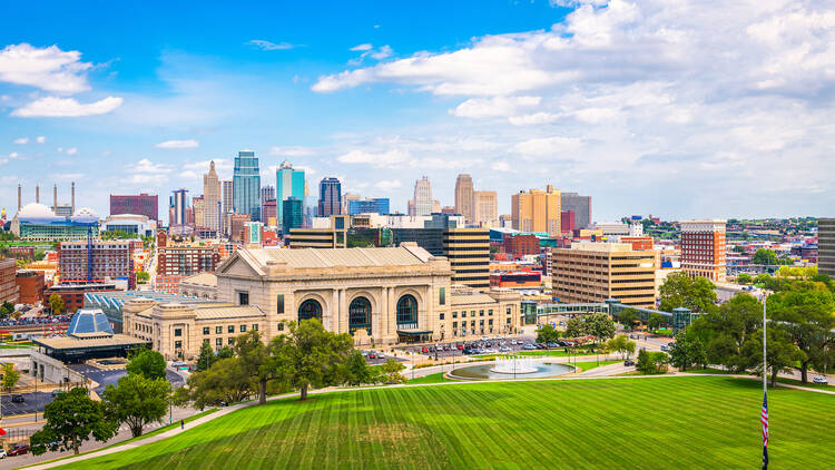 Kansas City, Missouri, USA downtown skyline with Union Station.