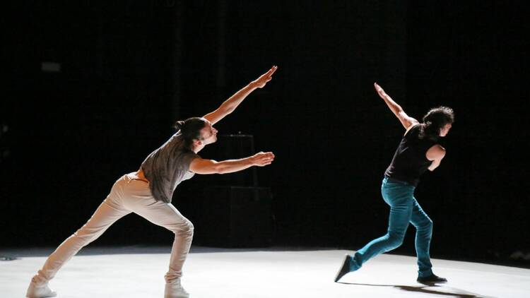 Meg Stuart/Damaged Goods: Violet Márcio Kerber Canabarro and Varinia Canto in Violet
