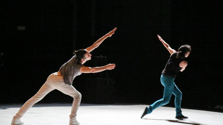 Márcio Kerber Canabarro and Varinia Canto in Violet