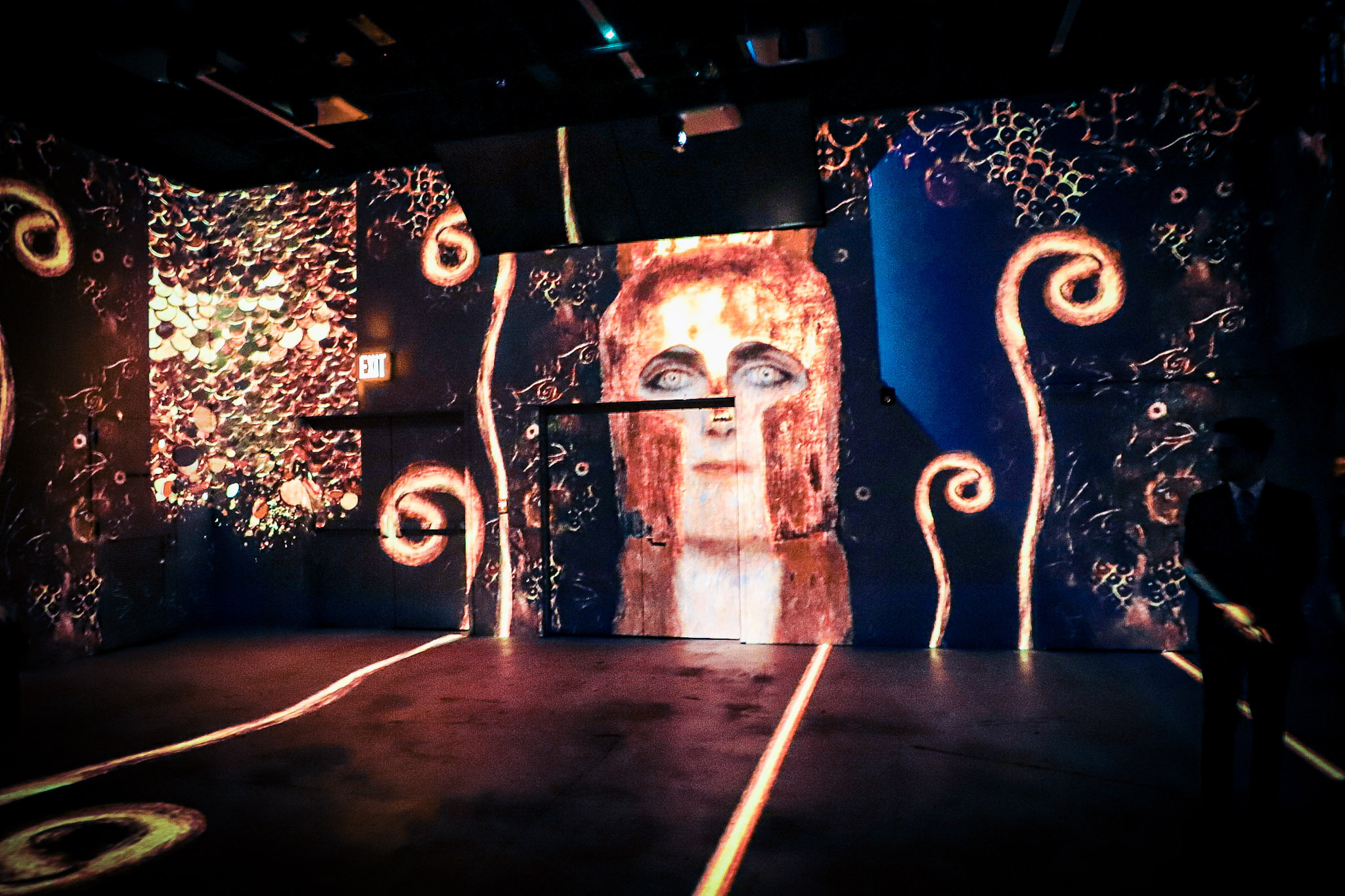 The Newest Immersive Art Exhibit In NYC: Hall des Lumières