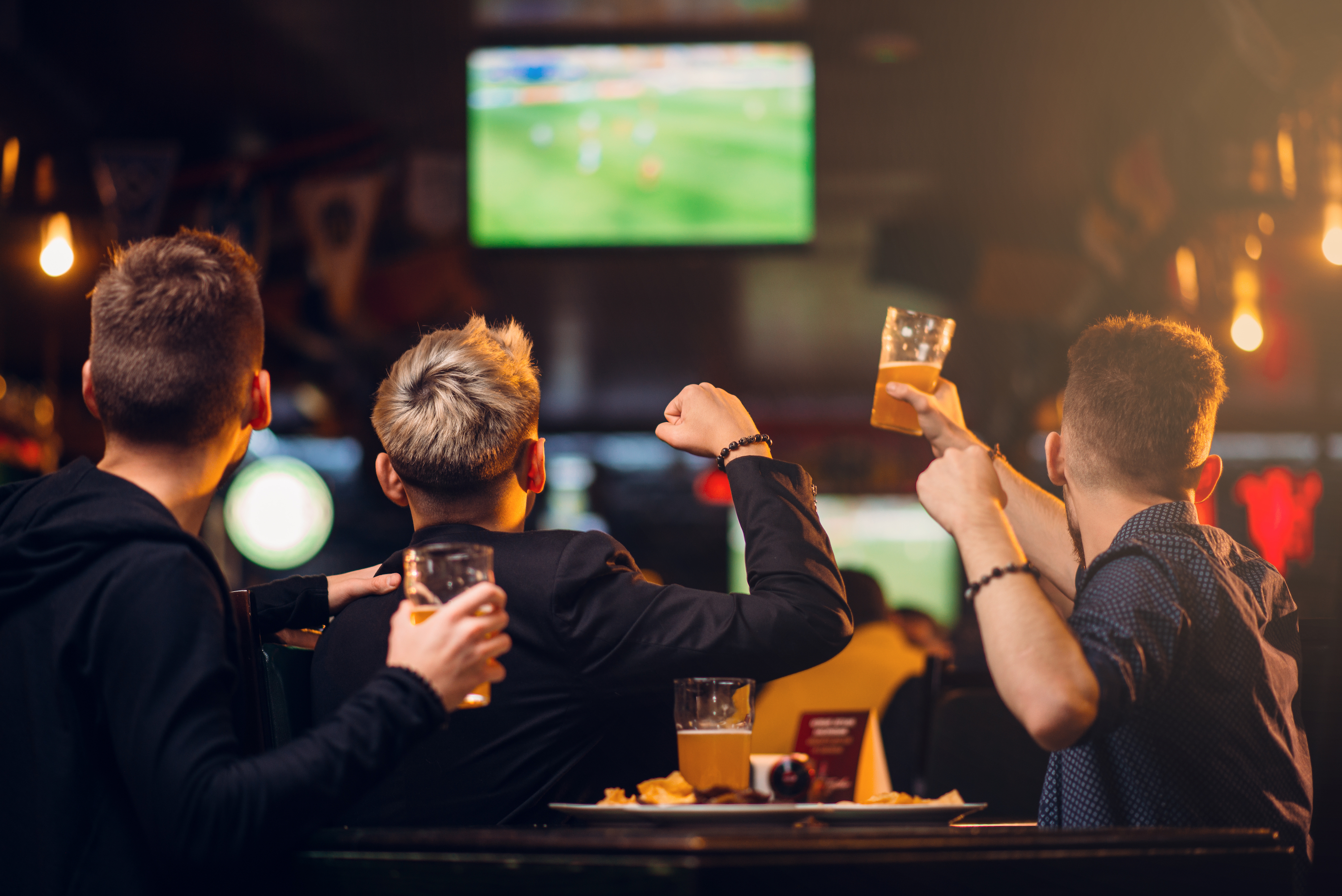 18 Best Bars and Pubs To Watch AFL Grand Final in Melbourne