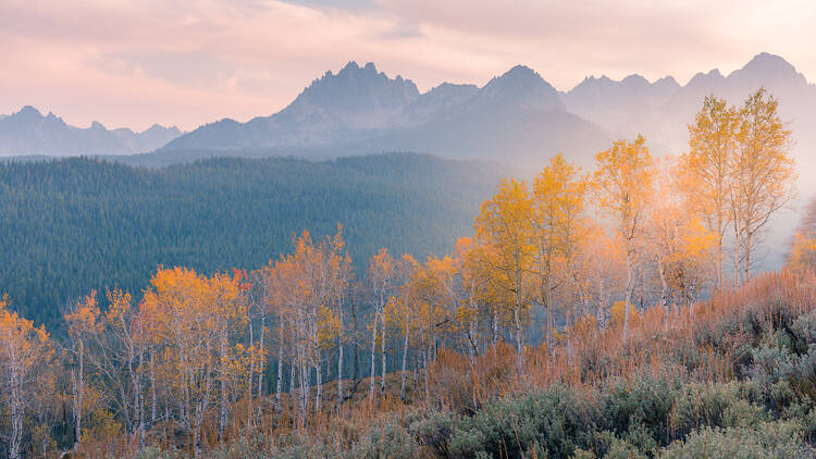 View of the Sawthooth mountains of Idaho in the fall in the evening light.